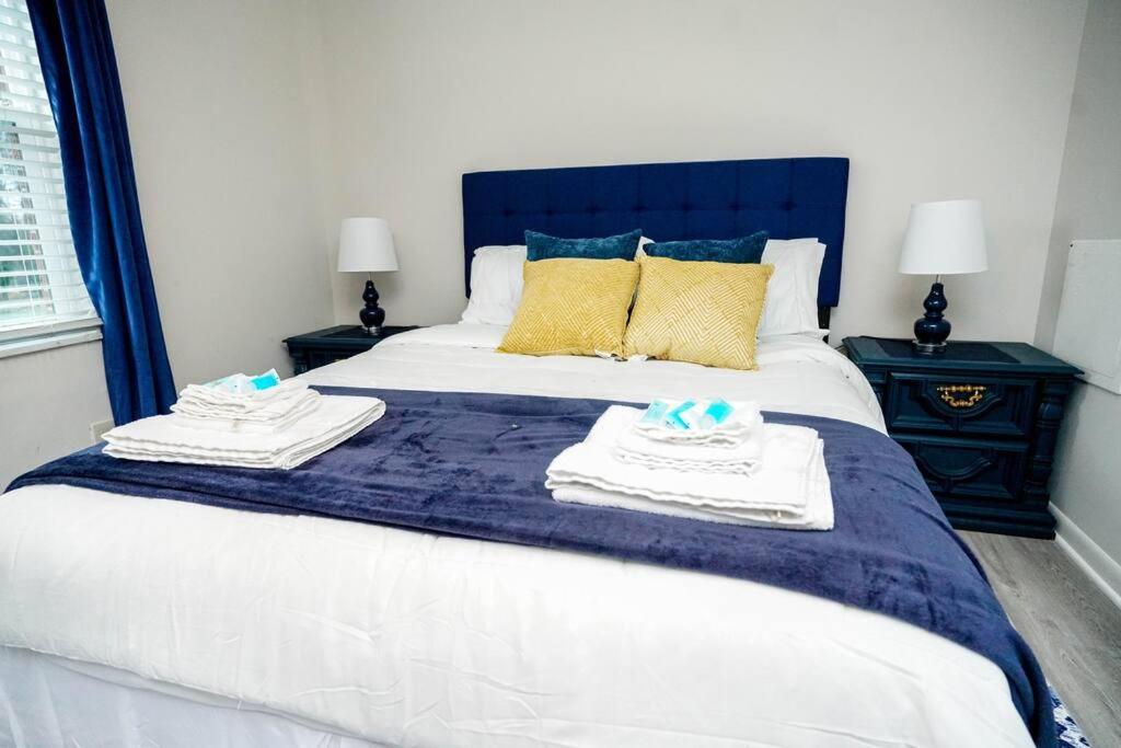 3 Bedroom Townhome Minutes To Uptown Casa de férias