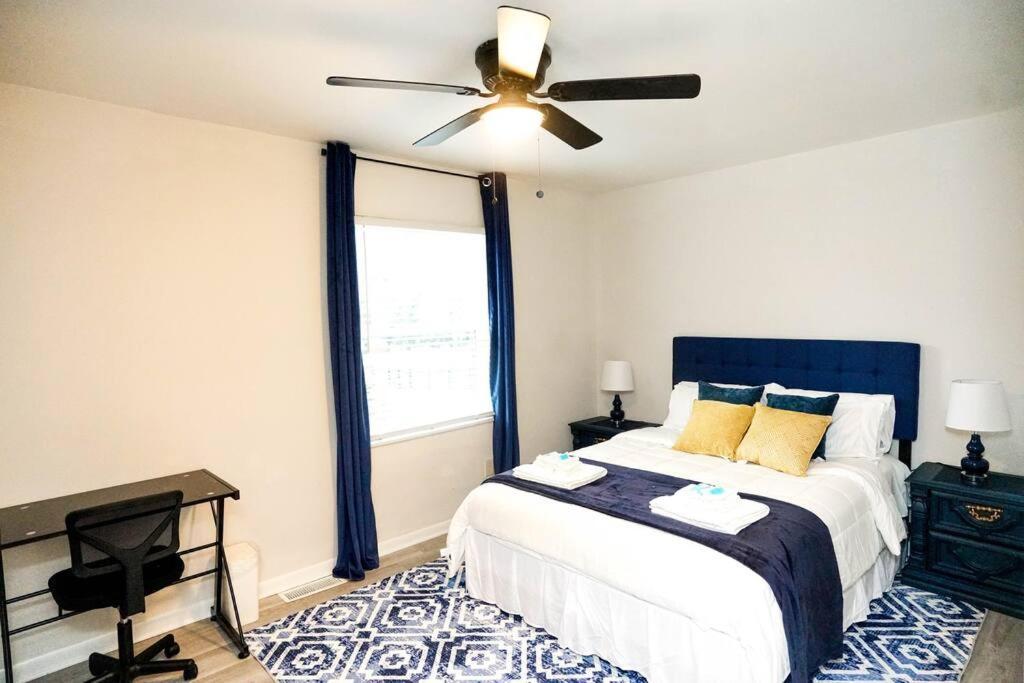 3 Bedroom Townhome Minutes To Uptown