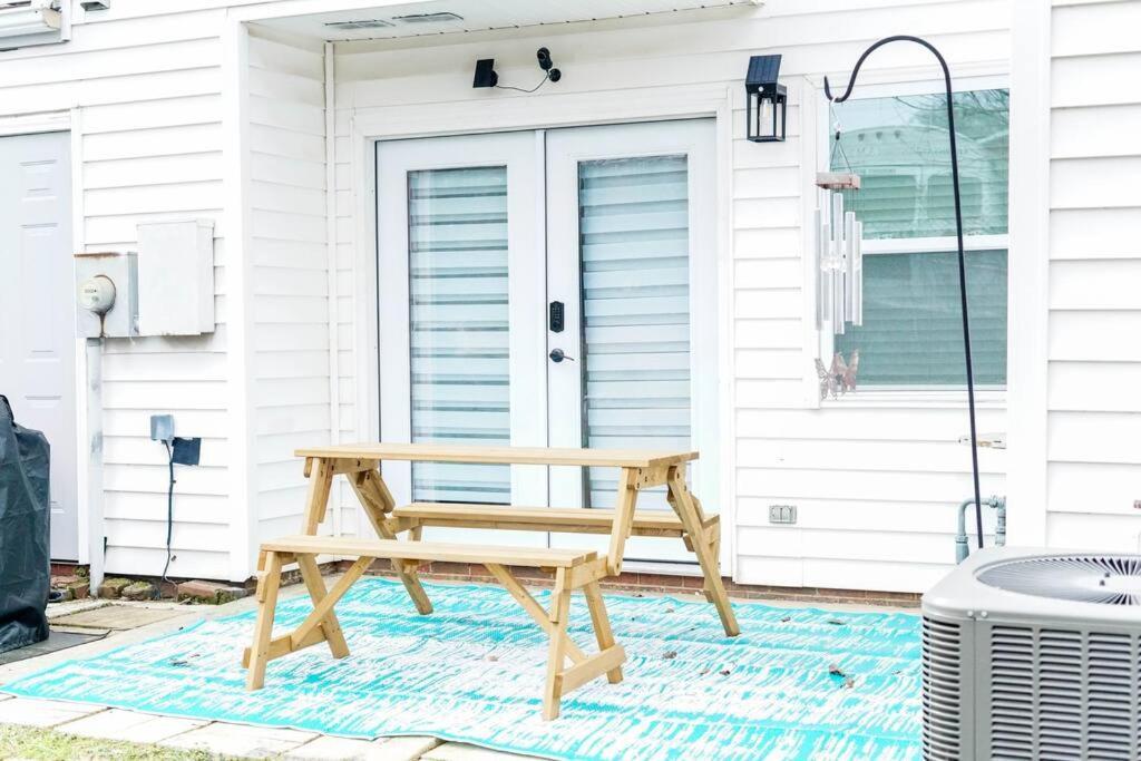 Holiday home 3 Bedroom Townhome Minutes To Uptown *